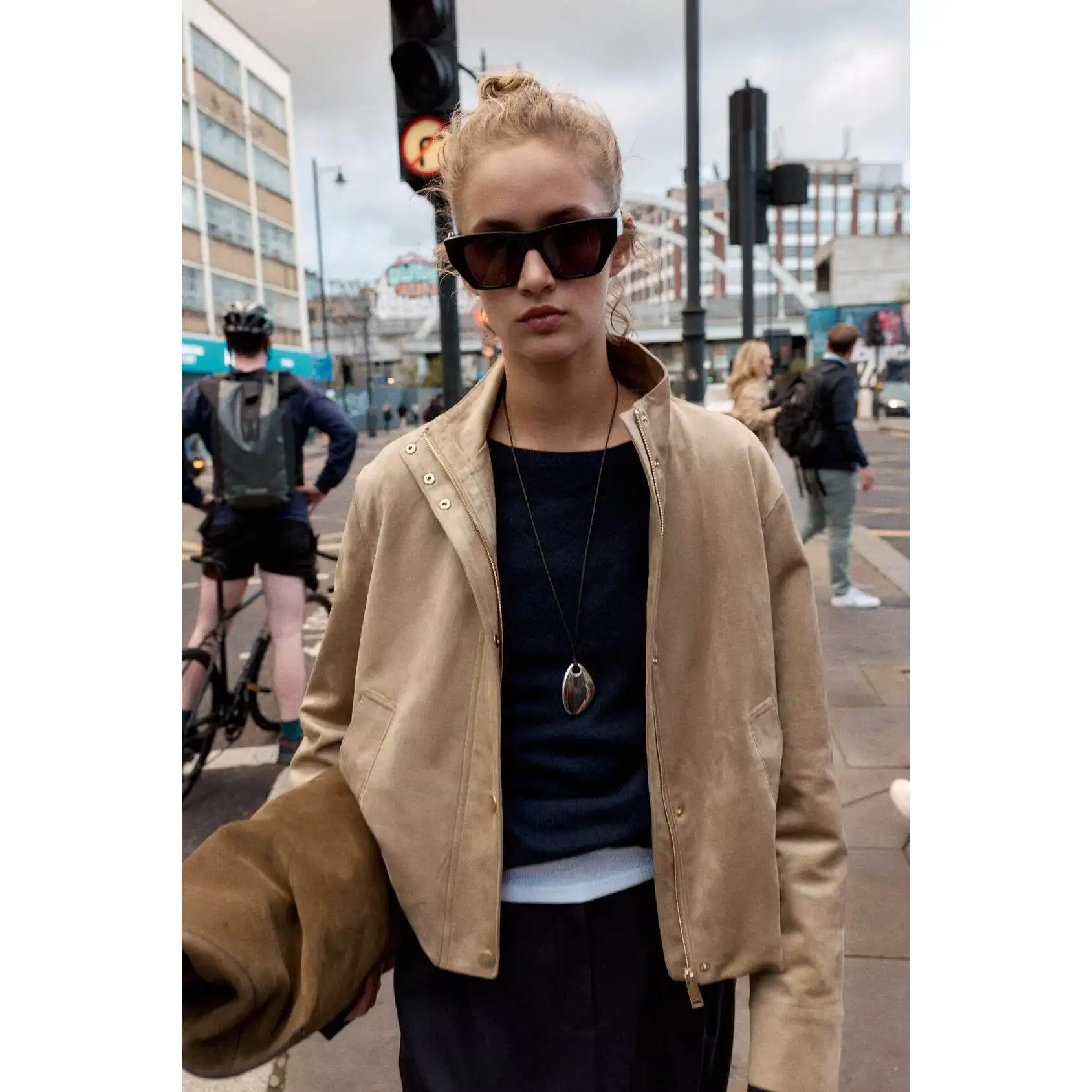 

Versatile Lazy Sle Retro Jaet Anti-Fur Leather Effect Women's Coat Warmth Straight Cut Polyester Long Sve Zipper Closure