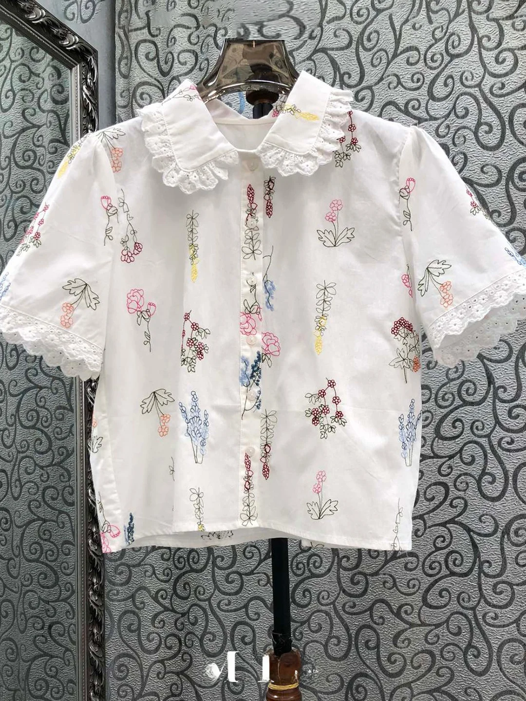 

Milan Small Town High Version European Style Short Sleeve Shirt Embroidered Floral Lace Collar Color Thread Stitching