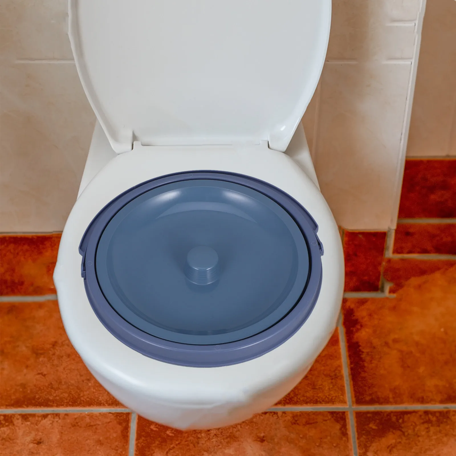 

Portable Plastic Chamber Pot Compact Stable Spittoon for Adults Household Urine Pot Elderly Disabled Pregnant Women