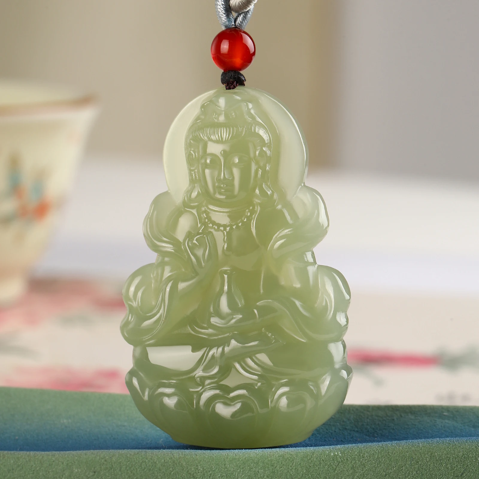 

New Hetian Jade Guanyin Jade Pendant Qinghai Material Guanyin Men's and Women's