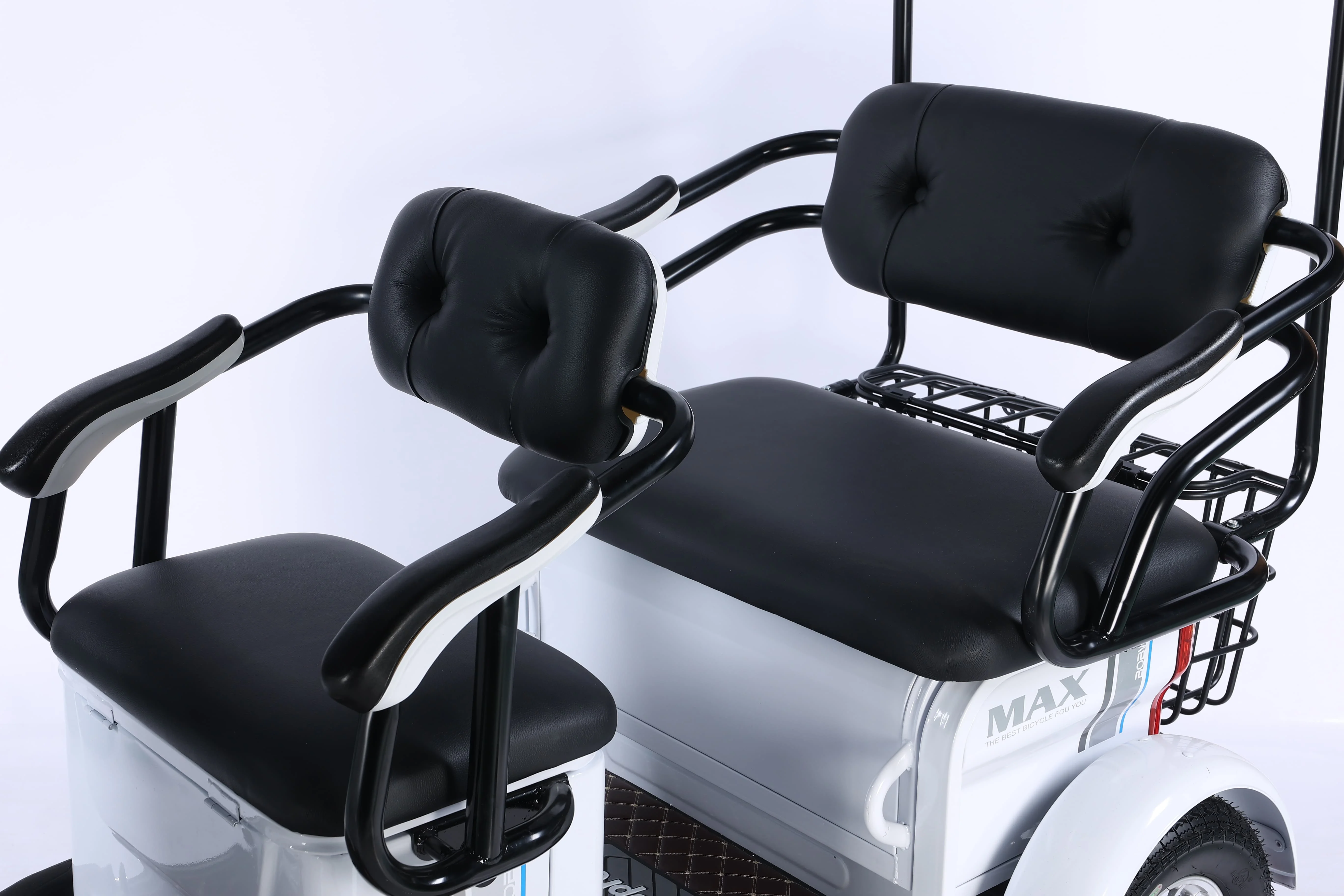 China Manufacturer Factory Price Food Cart the Elderly Electric Tricycle for 3People Golf Cart 4 Four Wheel Tricycle