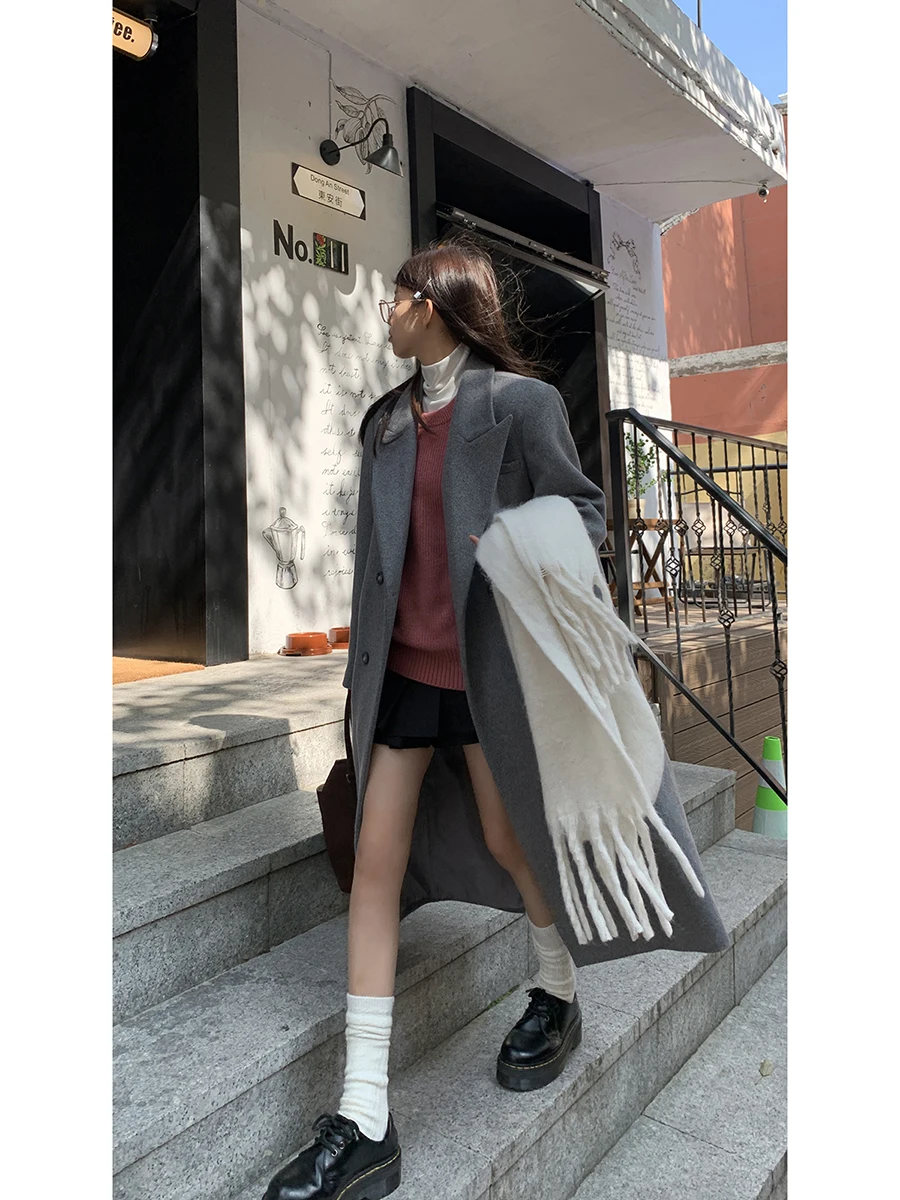 

Красное шерстяное пальто знаменитостей, женское осенне-зимнее высококачественное ощущение 2025, новая супер красивая шерстяная верхняя одежда с длинными глазами