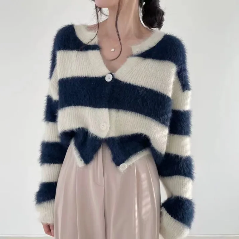 South korea Chic Autumn and Winter Lazy Soft Glutinous Retro Wide Stripes Crop Sweater Outerwear Design Sense  Cardigan Top