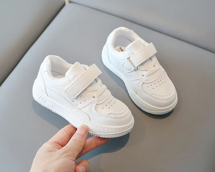 Kinder-Sneaker aus PU-Leder für Frühling und Herbst, leichte, rutschfeste Laufschuhe für Mädchen und Jungen, schlicht, weiche Sohle, bequem – Detail 10