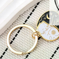 1Pair Cute Creative Black And White Cartoon Sun Moon Cat Keychain Animal Matching Key Ring Couple Lover Pendant Valentine's Gift