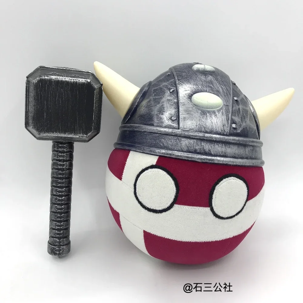 

The Kingdom of Denmark Ball and Viking helmet hammer Doll DNK countryballs plushies Cosplay Polandball Plush Toy for Gift 20CM
