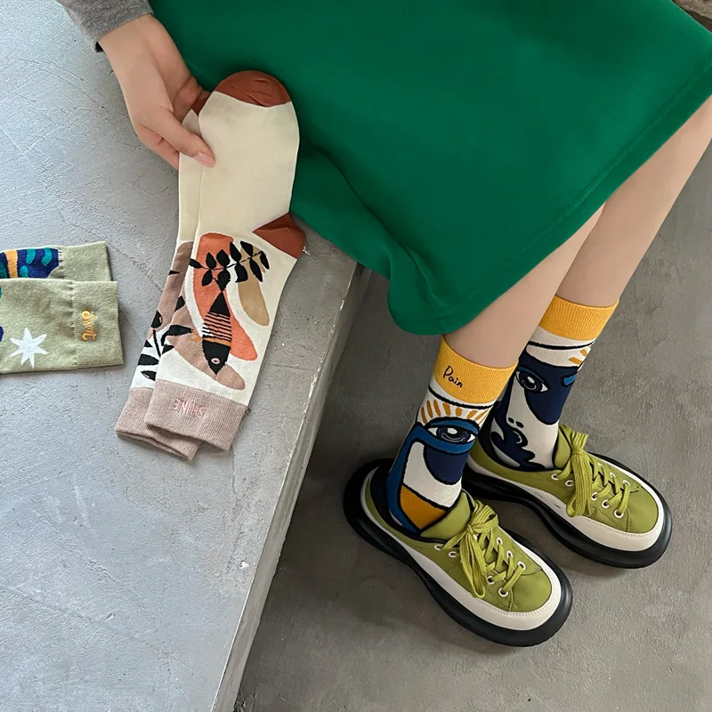 Personalized Trendy Graffiti Sports Couple Socks Spring and Autumn Mid-calf Socks Letter Embroidered Socks Long Tube