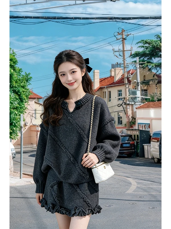 

Мягкий уютный серый вязаный комплект из топа и короткой юбки: повседневный стиль для модных девушек, осенне-зимняя новинка, женский, с высокой талией, теплый.