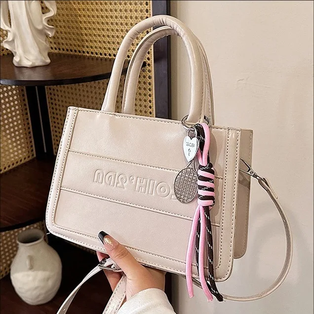 

‌ Женская большая сумка премиум-класса, новинка весны 2024, универсальная ручная сумка через плечо для пригородных поездок, повседневная сумка через плечо