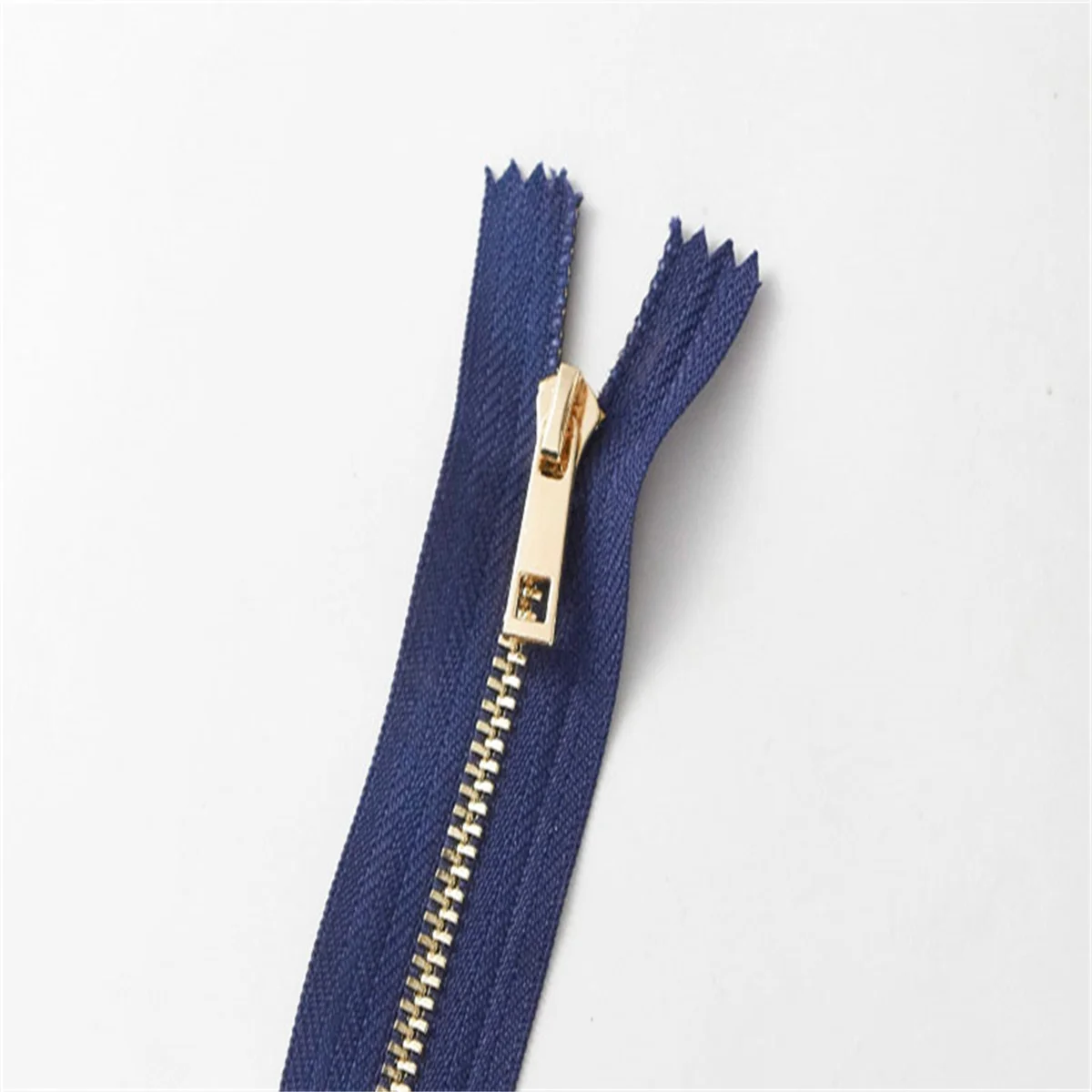 (5pcs)3# handmade bag closed tail metal zipper Light gold teeth titanium alloy teeth zipper  25cm