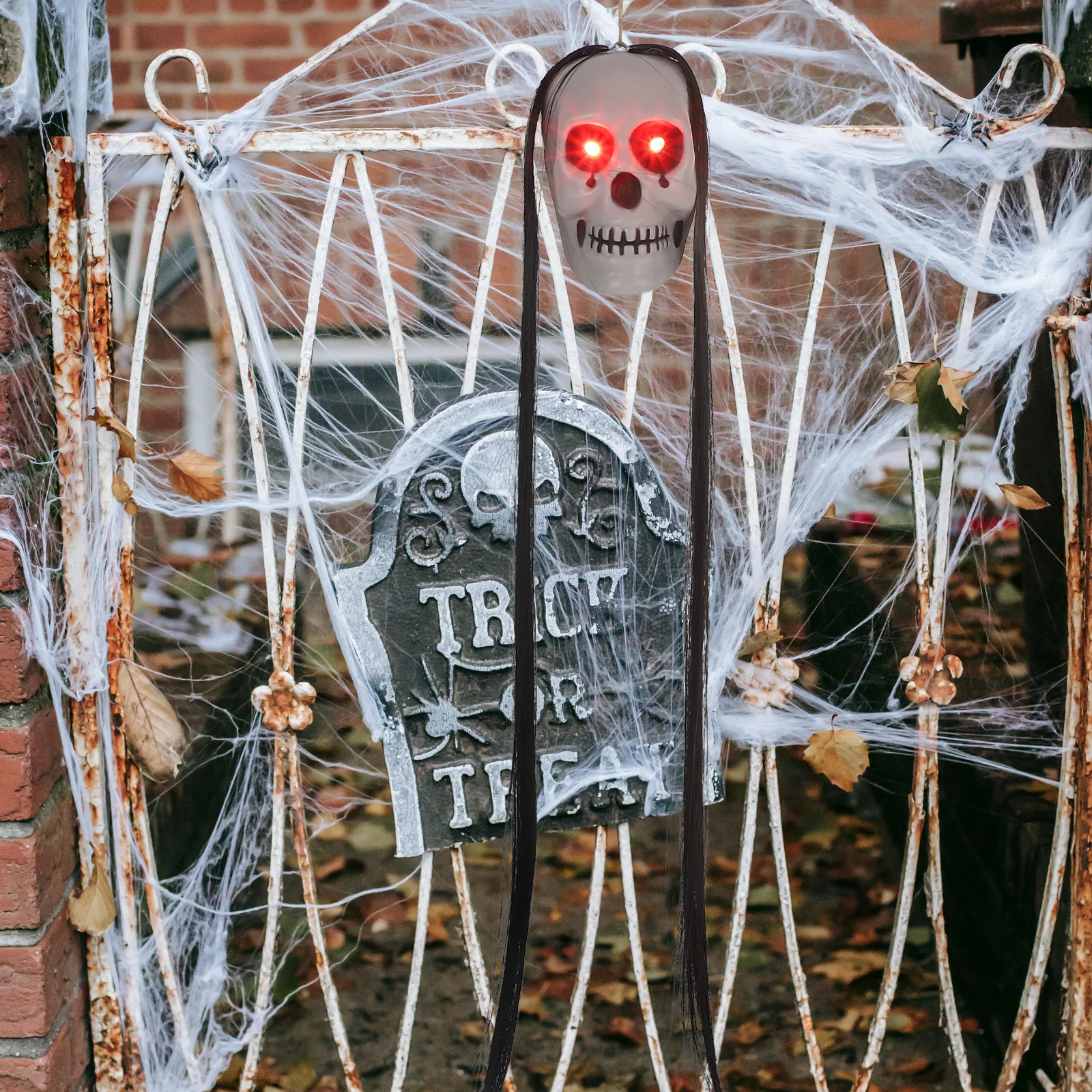 

2pcs Halloween Hanging Ghost Decor Glowing Eyes Scary For Outdoor Indoor Haunted House Party Yard Decoration