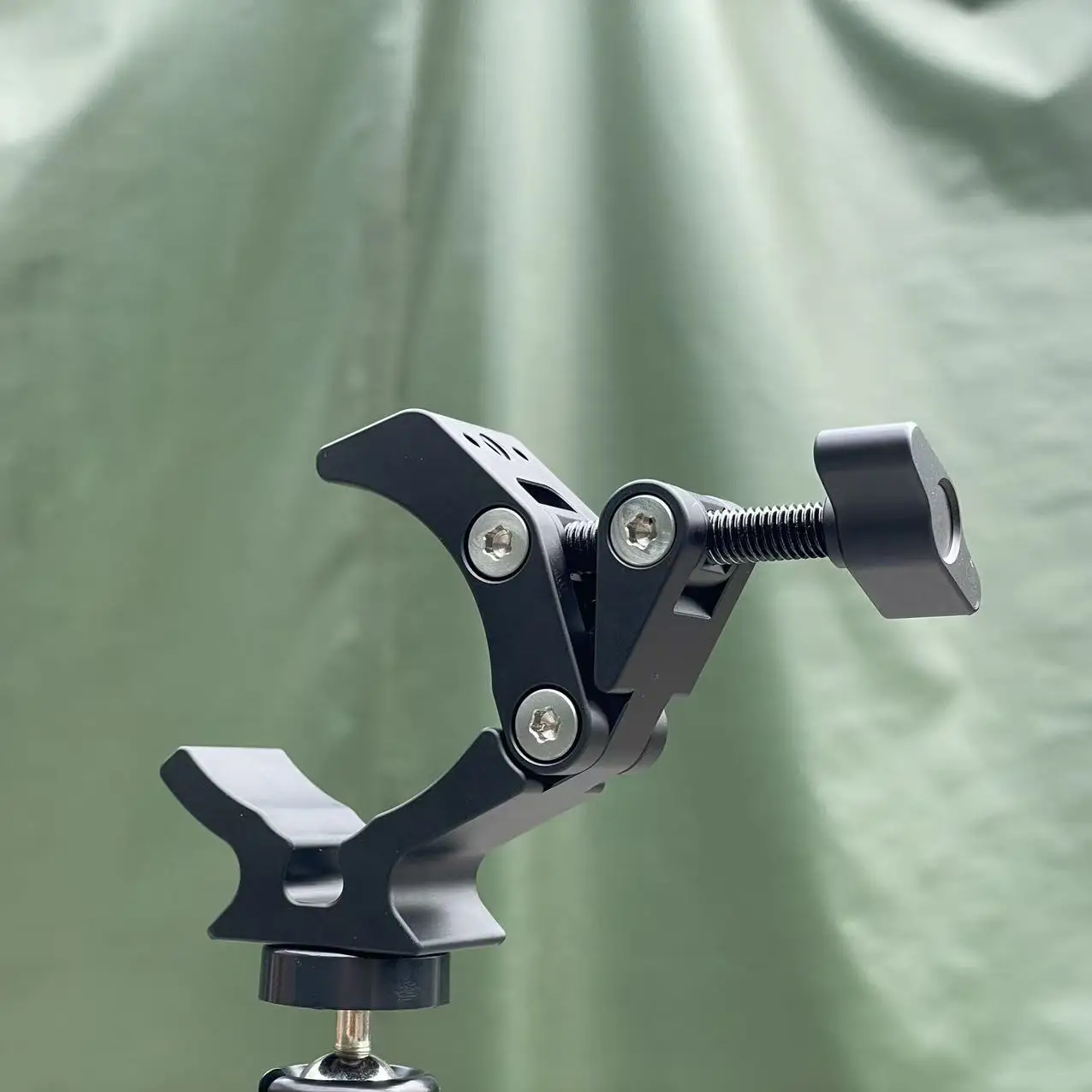 

Сверхмощные зажимные плоскогубцы — многофункциональный инструмент для телескопов, езды на велосипеде, мотоциклов, спортивных камер и креплений для камер