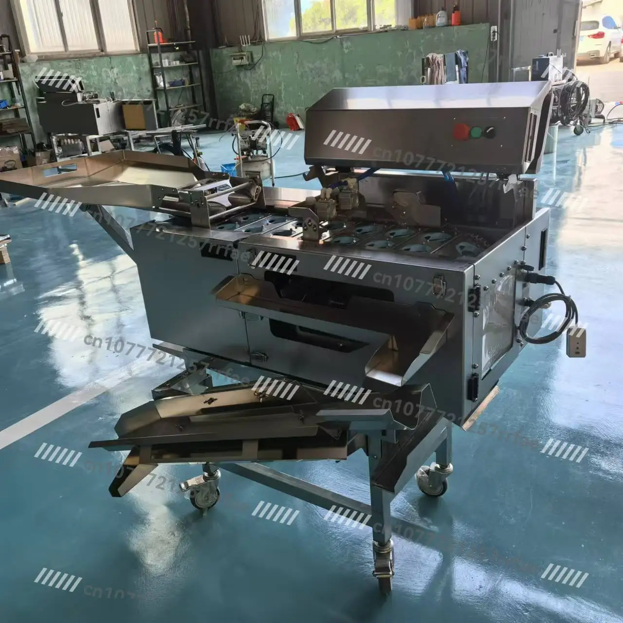 Industrial Food Processing Machinery Egg Cracking Machine Egg White Egg Yolk Separator Crusher