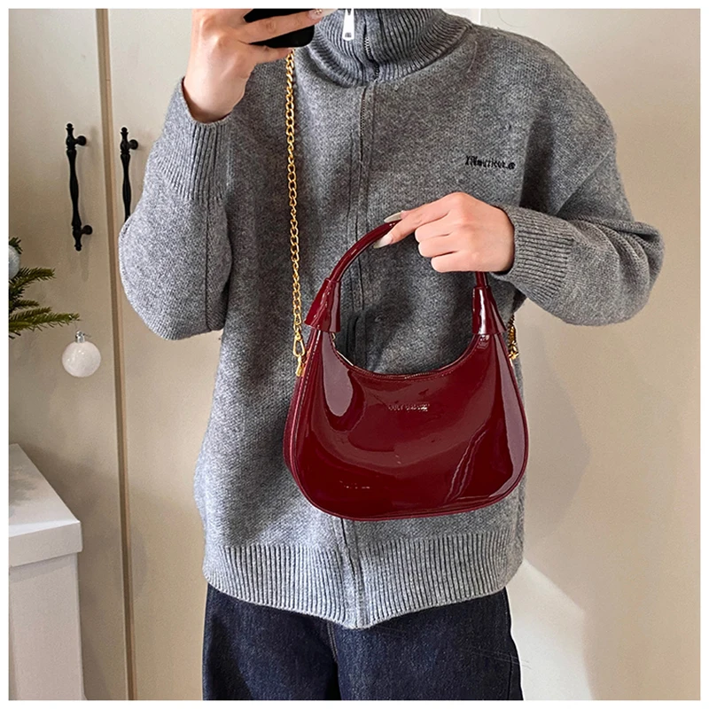 High End Burgundy Patent Leather Shiny Surface Crossbody Bag 2025 New Women\'s Zipper Chain Armpit Bags Elegant Texture Handbag