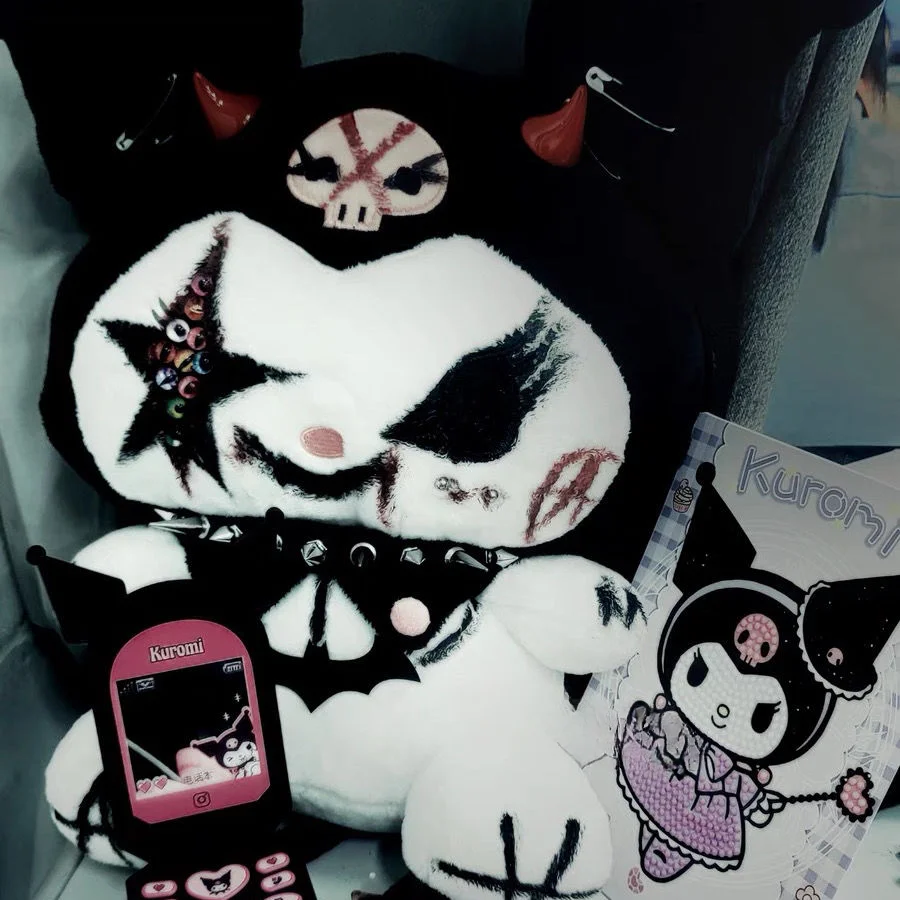 Sanrio Hand-painted Dark Spoof Backpack Kuromi My Melody Girls Outdoor Photoshoot Versatile Punk Sweet Plush Doll Backpack