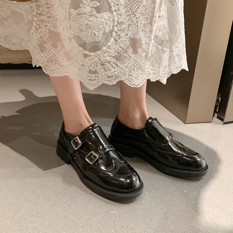 

2026 женские классические черные кожаные туфли-броги с двойным ремешком, офисные туфли на платформе с круглым носком и регулируемой пряжкой, платье