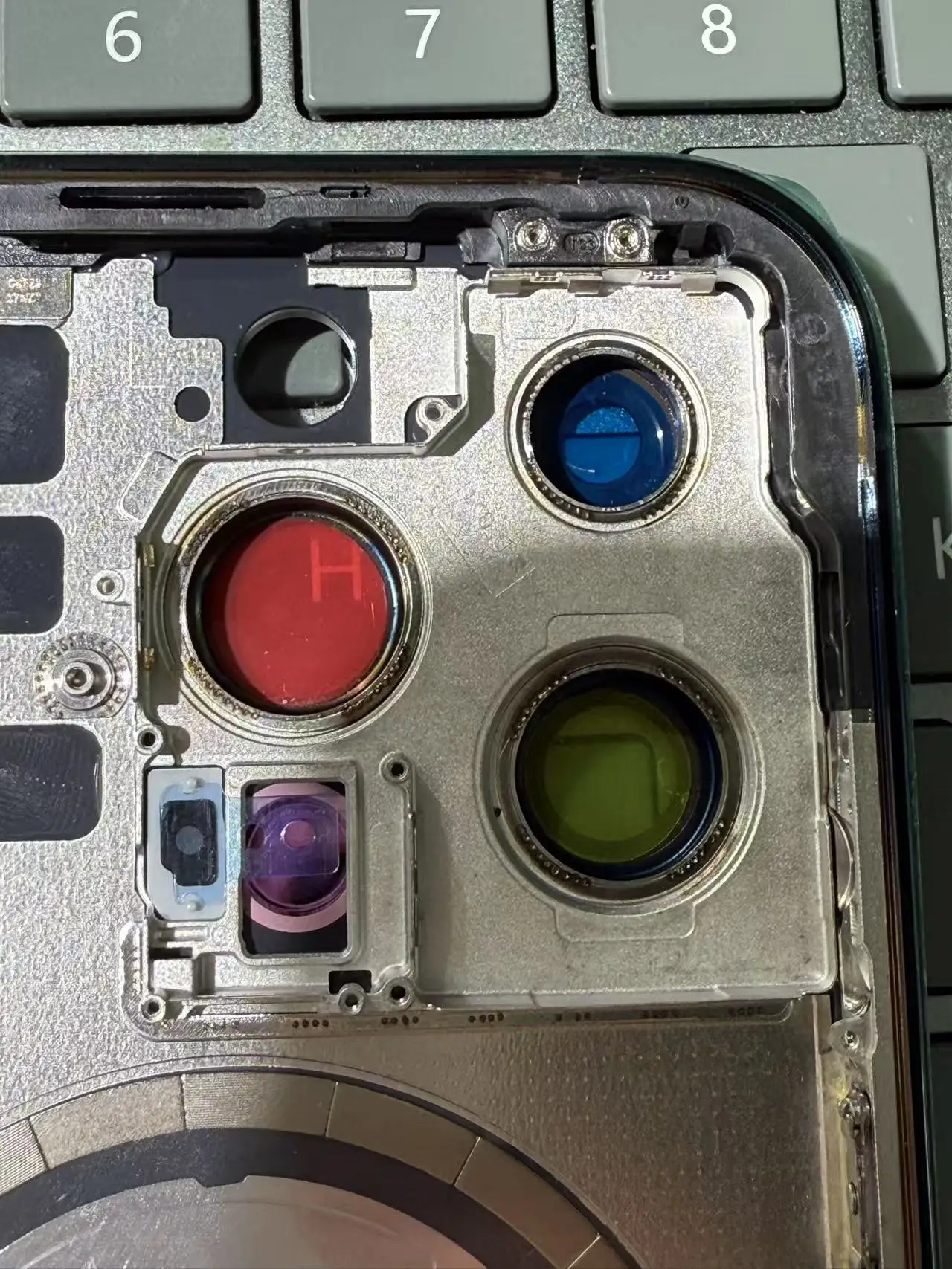 

Оптовая продажа корпуса OEM 14Pro со разомкнутым задним стеклом, сапфировым зеркалом, кнопкой и SIM-картой, с сеткой и магнитом