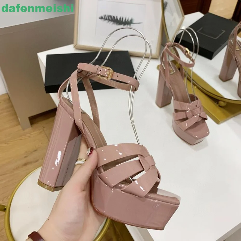 

Cross Strap Patent Leather Women Sandals Super High Chunky Heel Square Toe Platform Fashion Sandals 9.5Cm/12.5Cm Summer Sandals