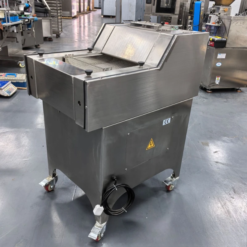 Bakery pastry deflating machine, spitting judicial baton shaping machine, bread slicing machine, bakery equipment, commercial