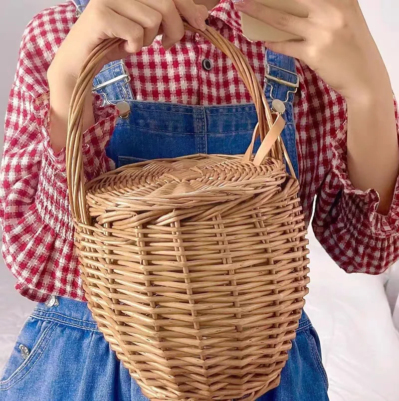 Borsa a mano in rattan intrecciata borsa a secchiello da picnic in campagna di moda borsa da spiaggia estiva per cesto della spesa