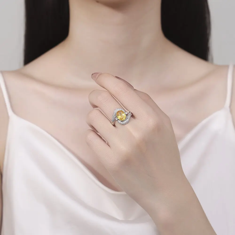 

Luxury Yellow Diamond and Zirconia Ring for Women, Elegant Geometric Ring for High-End Evening Gowns