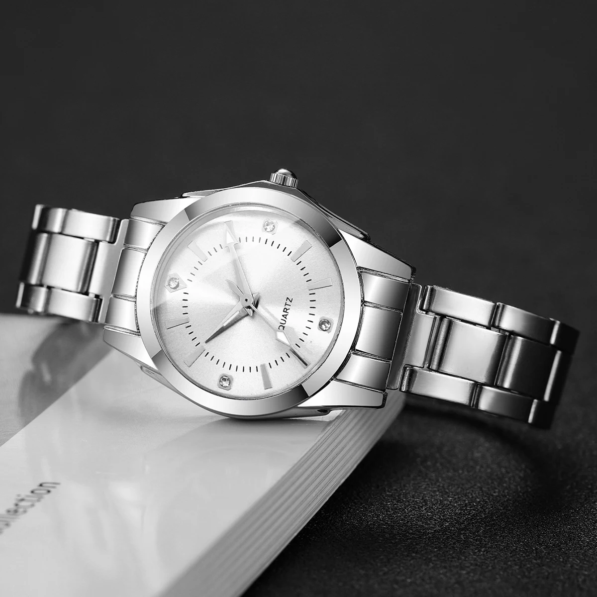 1Pcs Women's Gift Watch Classic Fashion Scale Dial Trend Casual Quartz Watch ( Box Not Included )