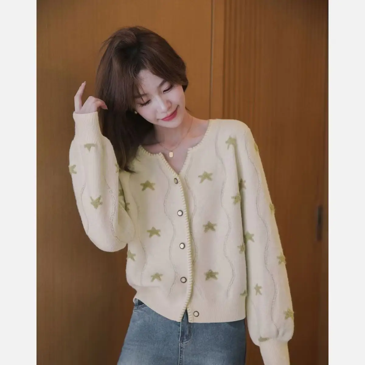 سترة نسائية كلاسيكية مطبوعة بنجوم لطيفة سترة محبوكة فضفاضة بأكمام طويلة غير رسمية كورية ريترو رقبة دائرية قطع علوية نسائية أرجوانية Y2k