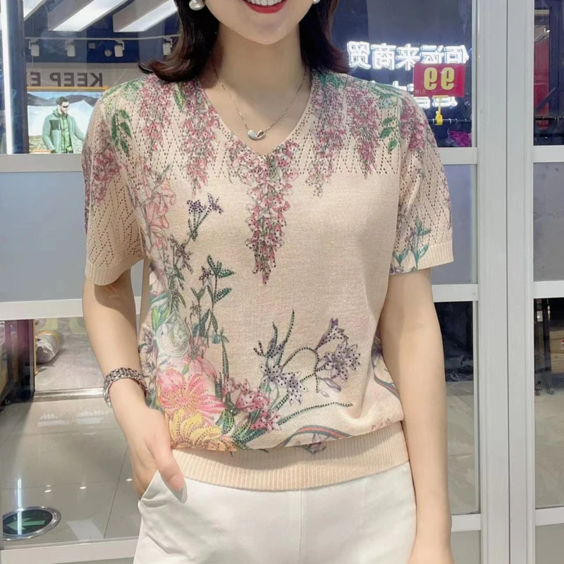 2024 Summer New Women\'s Fashion V-neck Positioned Printed Hot Diamond Loose Age Reducing Short sleeved T-shirt Top for Women