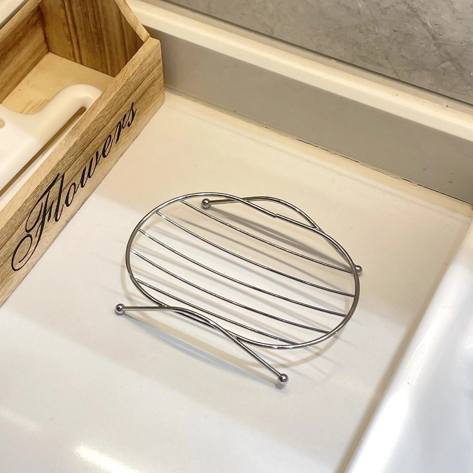 Rust-Resistant Stainless Steel Soap Holder, Hollow Drain Soap Saver Basket, Ventilated Design Avoids Soap Melting and Residue