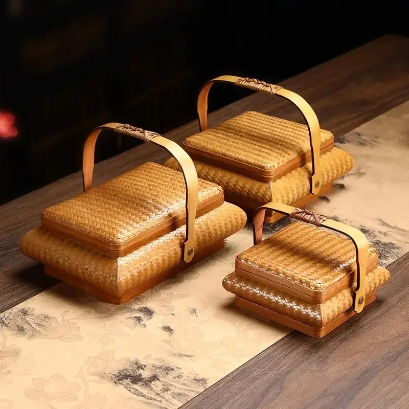 Bamboo products Pure handmade bamboo woven basket storage box Retro covered desktop snack box Woven fruit tray
