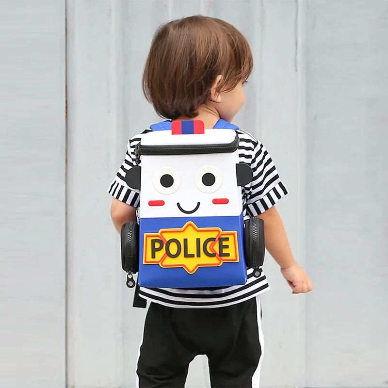 حقيبة ظهر سيارة الشرطة بعجلة جانبية قابلة للإزالة للأطفال حقائب مدرسية لرياض الأطفال للأطفال الصغار من عمر 1 إلى 3 سنوات حقيبة سفر هدية