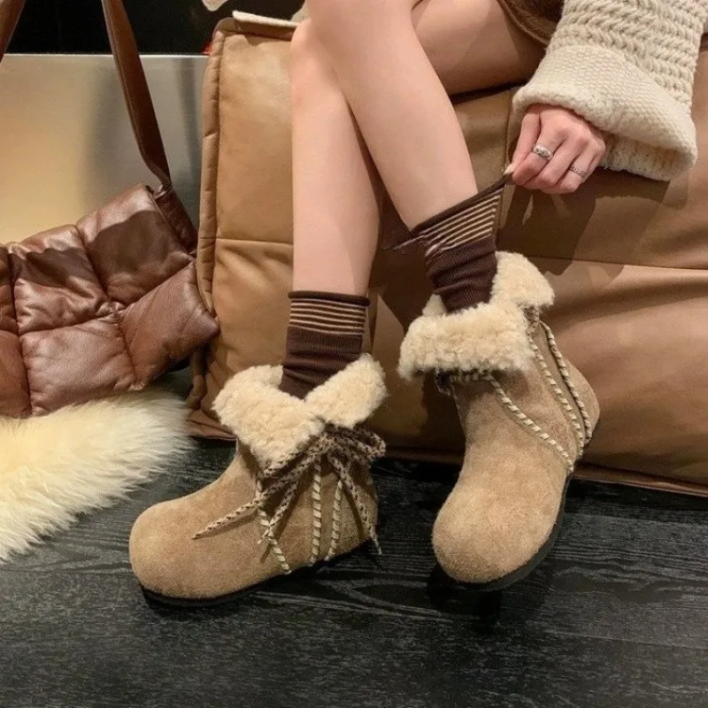 

Короткие зимние ботинки, новинка зимы 2024, замшевые, с круглым носком, на утолщенном меху, морозостойкие и теплые хлопковые туфли на плоской подошве