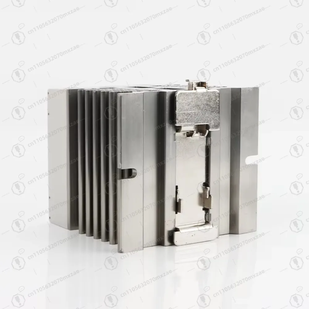 مرحل الحالة الصلبة العالمي 40 أمبير، حامل السكك الحديدية DIN SSR مع المشتت الحراري لأحمال التيار المتردد، الوحدة الصناعية XSSR-3DA4840H