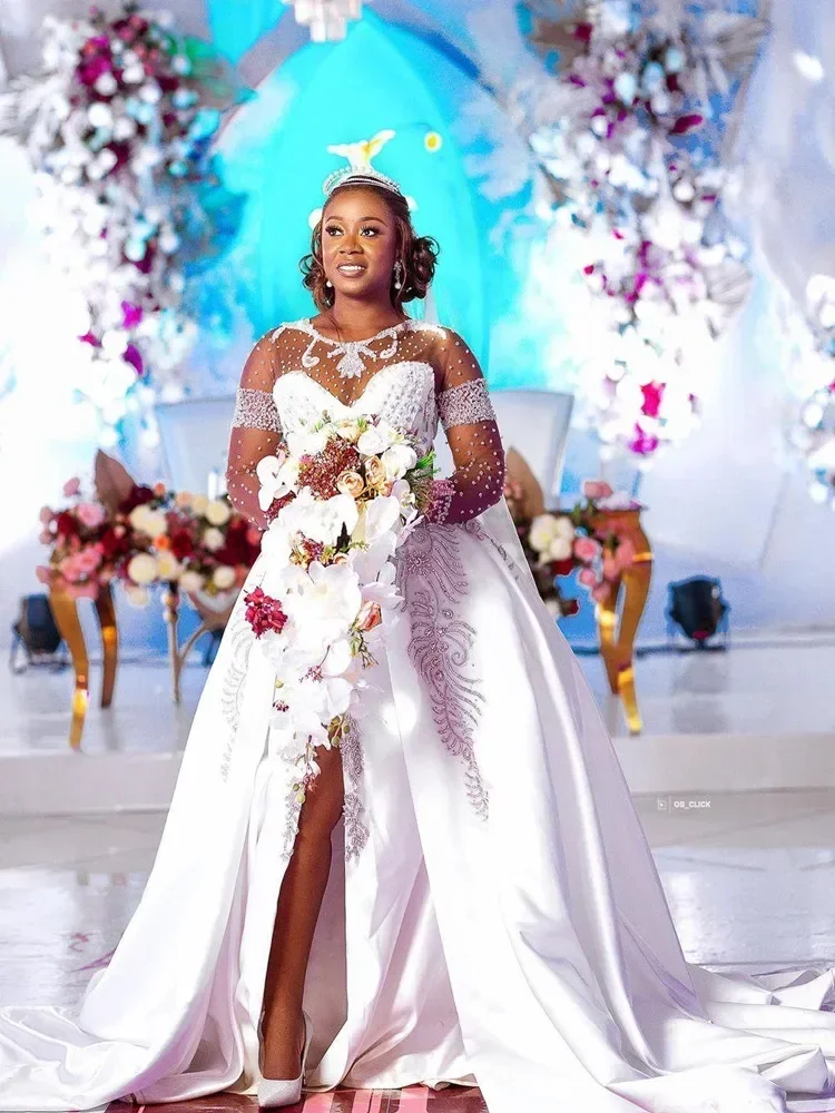 Maßgeschneiderte O-Ausschnitt Shinny Perlen Kristalle Hochzeitskleid bodenlangen Vestidos De Casament formale Split Side Brautkleider