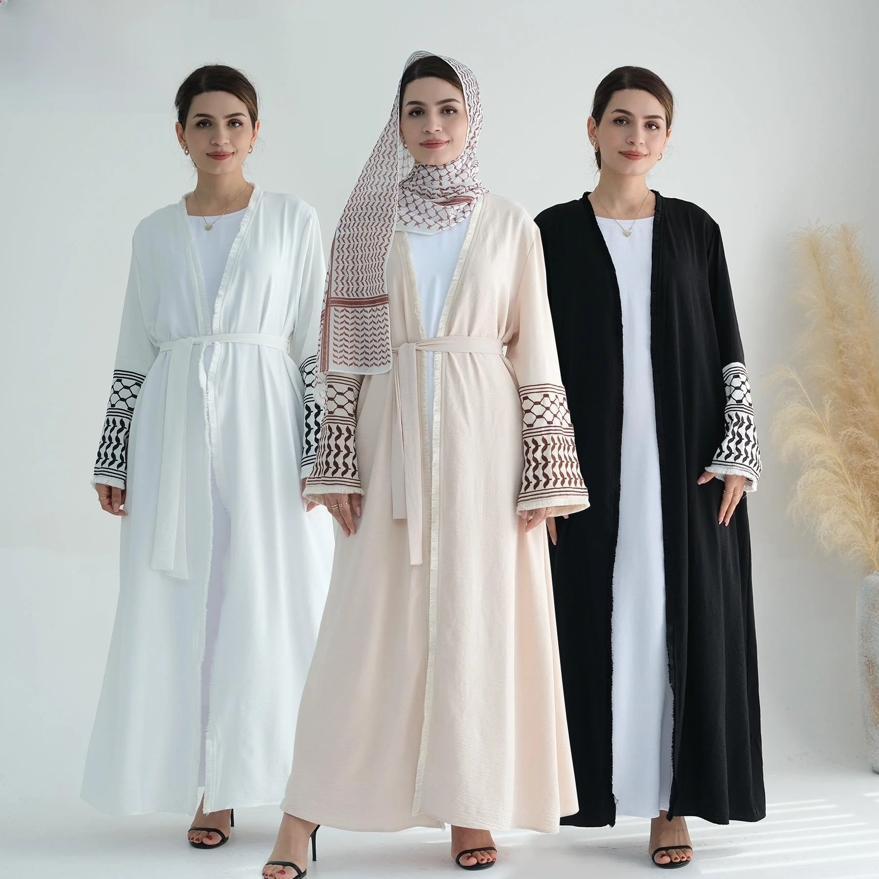 

Lo2024 Dubai Middle East Beautifully Embroidered Tassel Parent-Child Long Robe a Long Sve Autumn Wear for Men