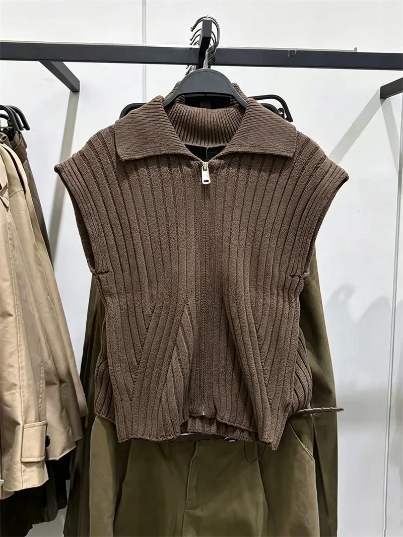 Guobioziy Women's Vest 2026 Early Autumn New Fashionable Sleeveless Collared Zip-Up Ribbed Knit Cardigan Vest