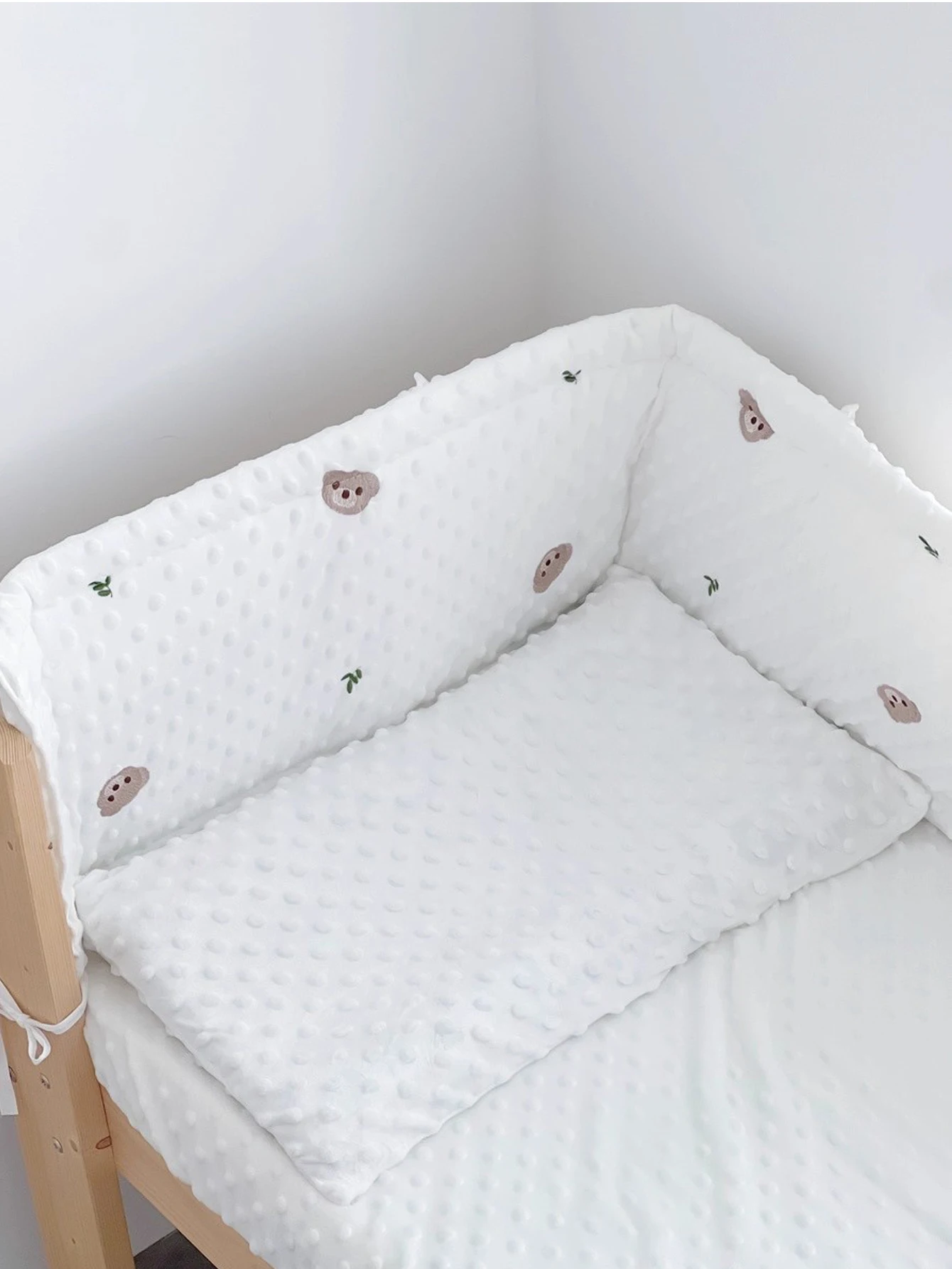Embroidered Leaf Design Baby Crib Bumper 60/120/200/240cm Multi-Size Newborn Anti-Collision Soft Bed Guard Mattress Protector Cover