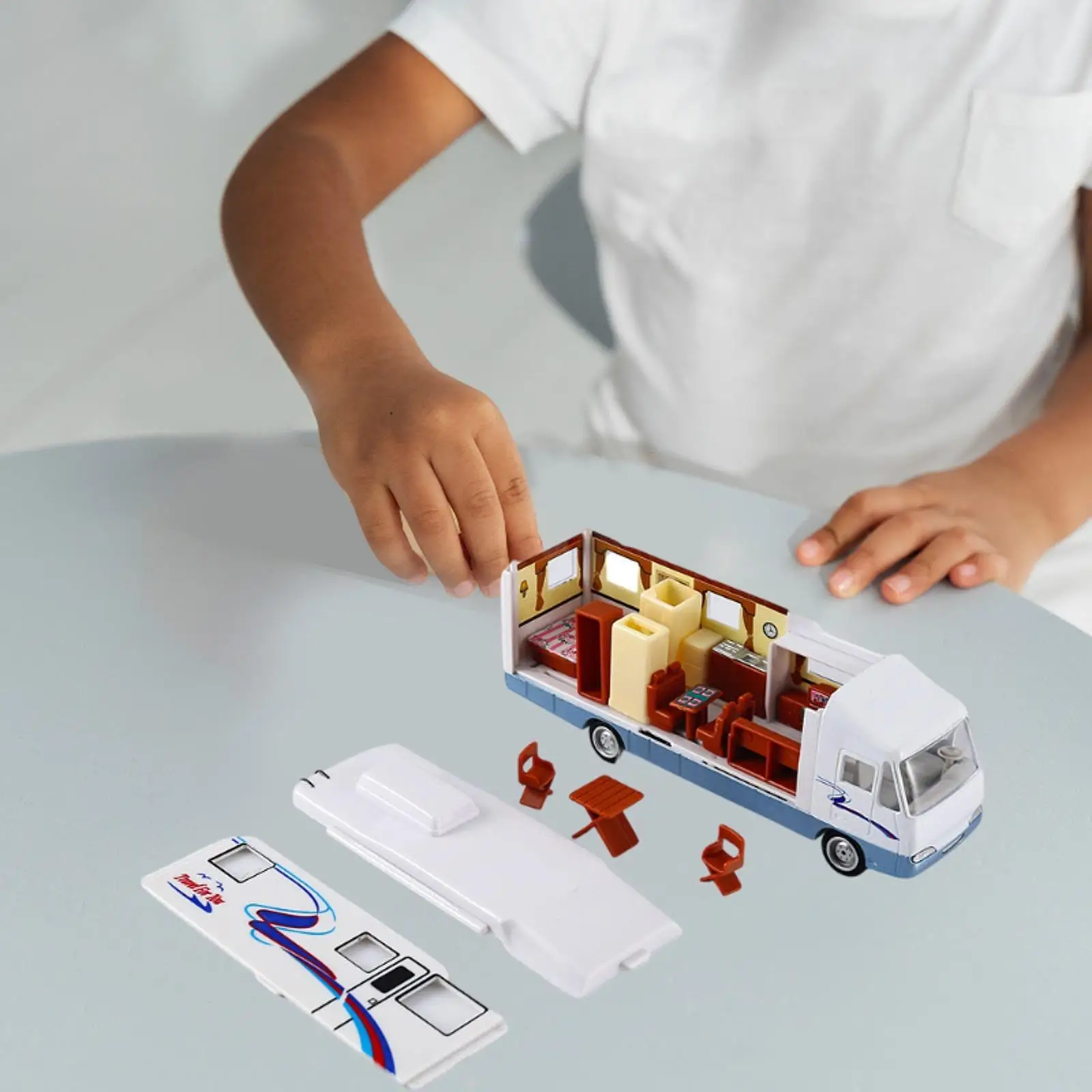 Modello RV in lega staccabile Fai finta di giocare in miniatura di veicoli RV con azione pull back per bambini