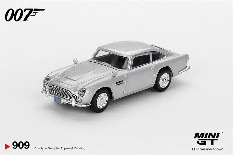 1:64 DB5 Casino Royale Blister Packaging LHD Diecast Collector's Vehicle Model Car