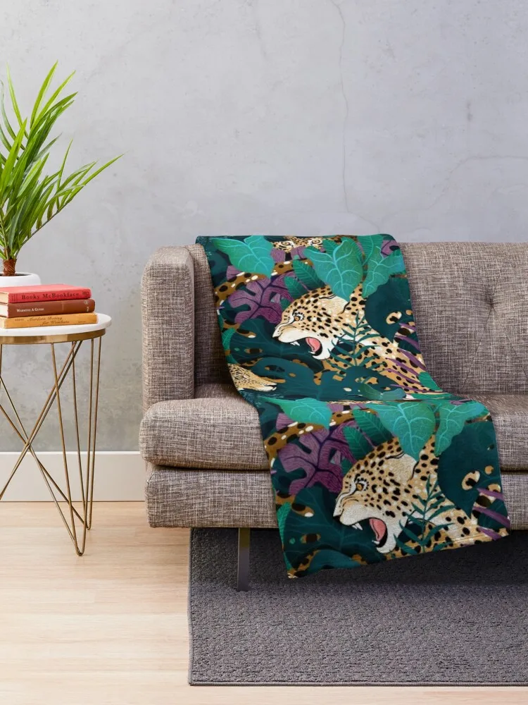 Jaguar jungle Throw Blanket Large Decorative Sofas Thermals For Travel Blankets