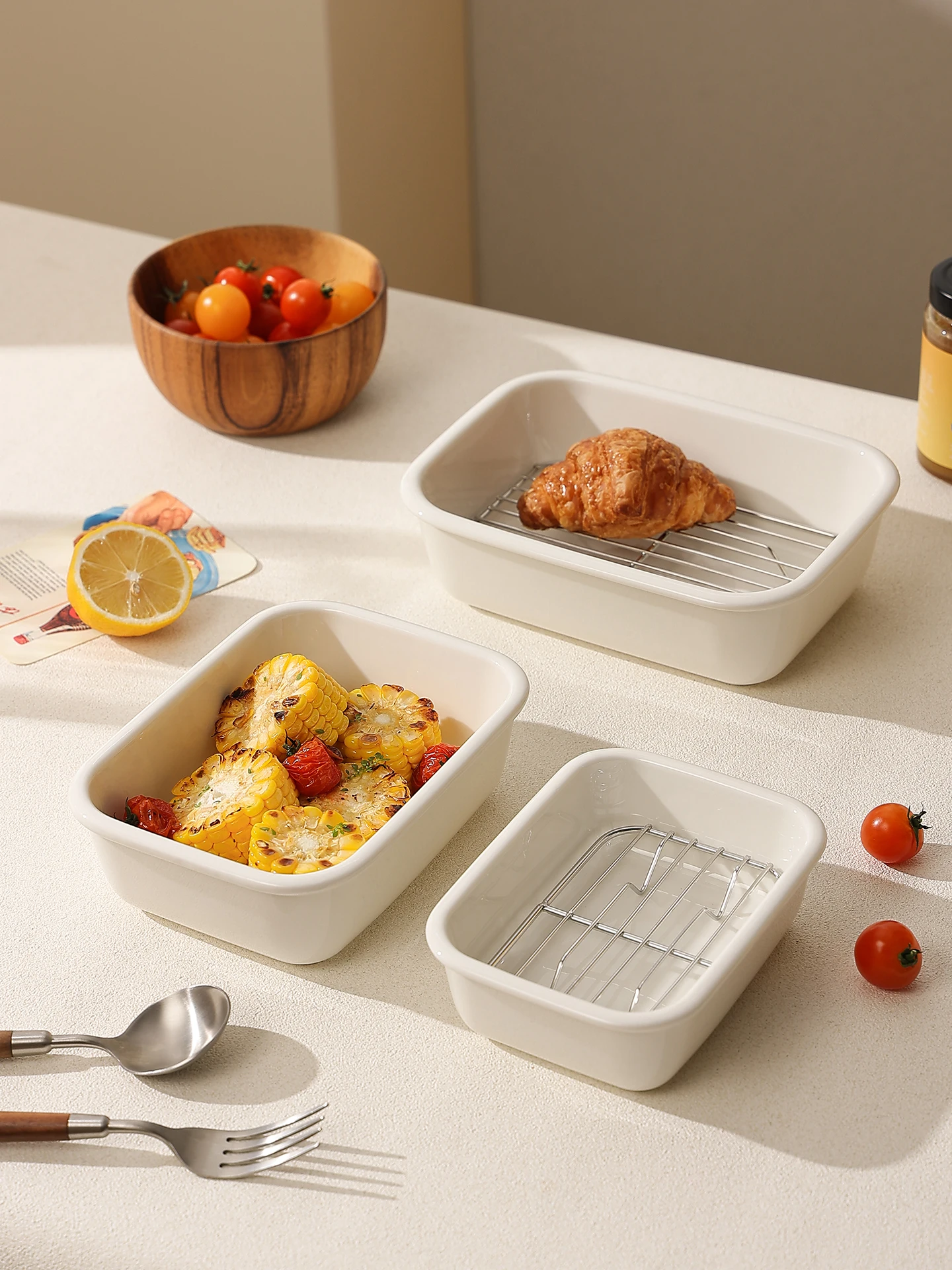 Ceramic Baking Tray Stainless Steel Frame Clay Pot Baking Dessert Oven, Safe Baking Tray Suitable for Home Kitchen Bakery