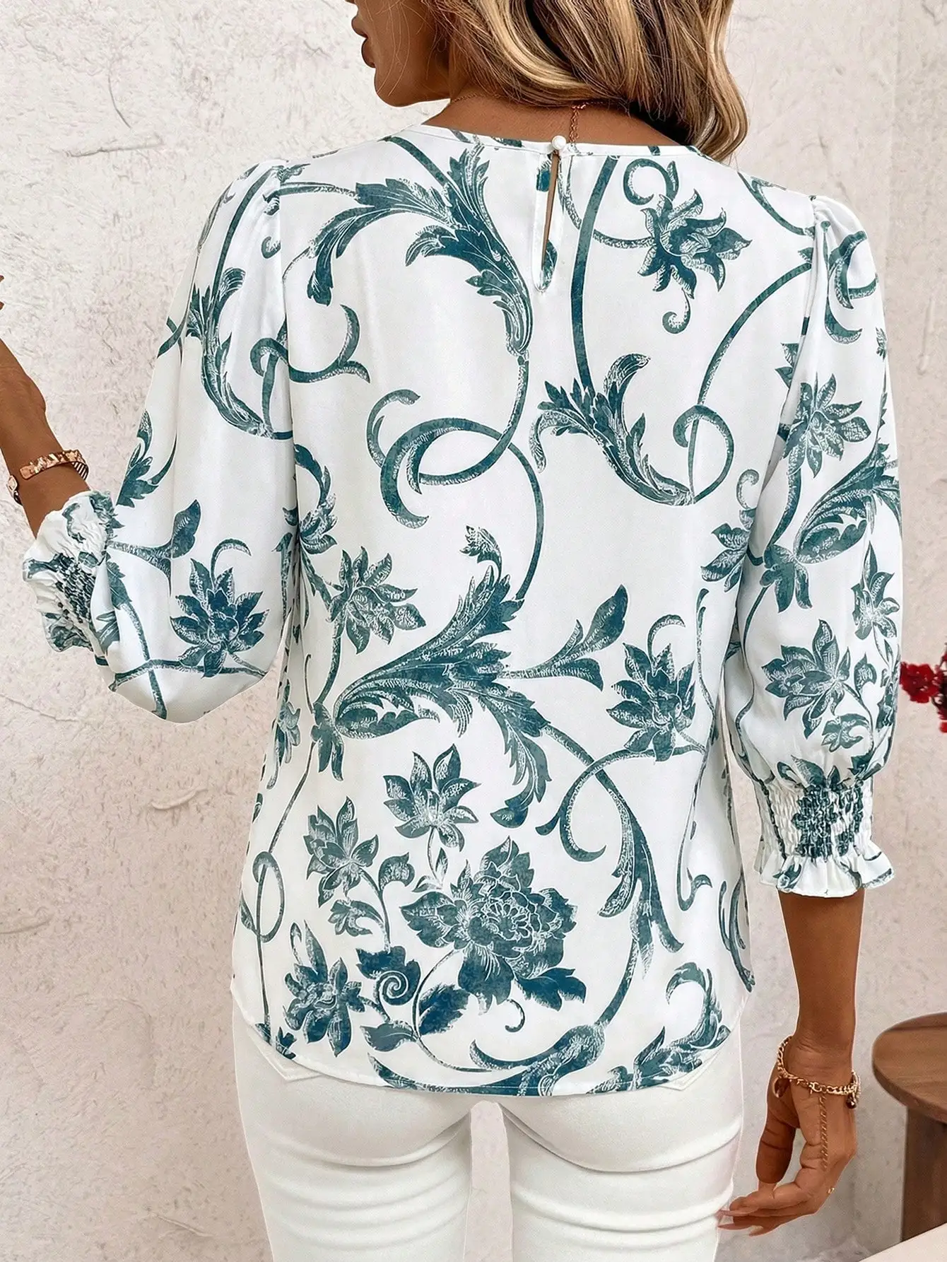 

Women's Casual Loose Fit Round Neck Mid-Sleeve Floral Blouse