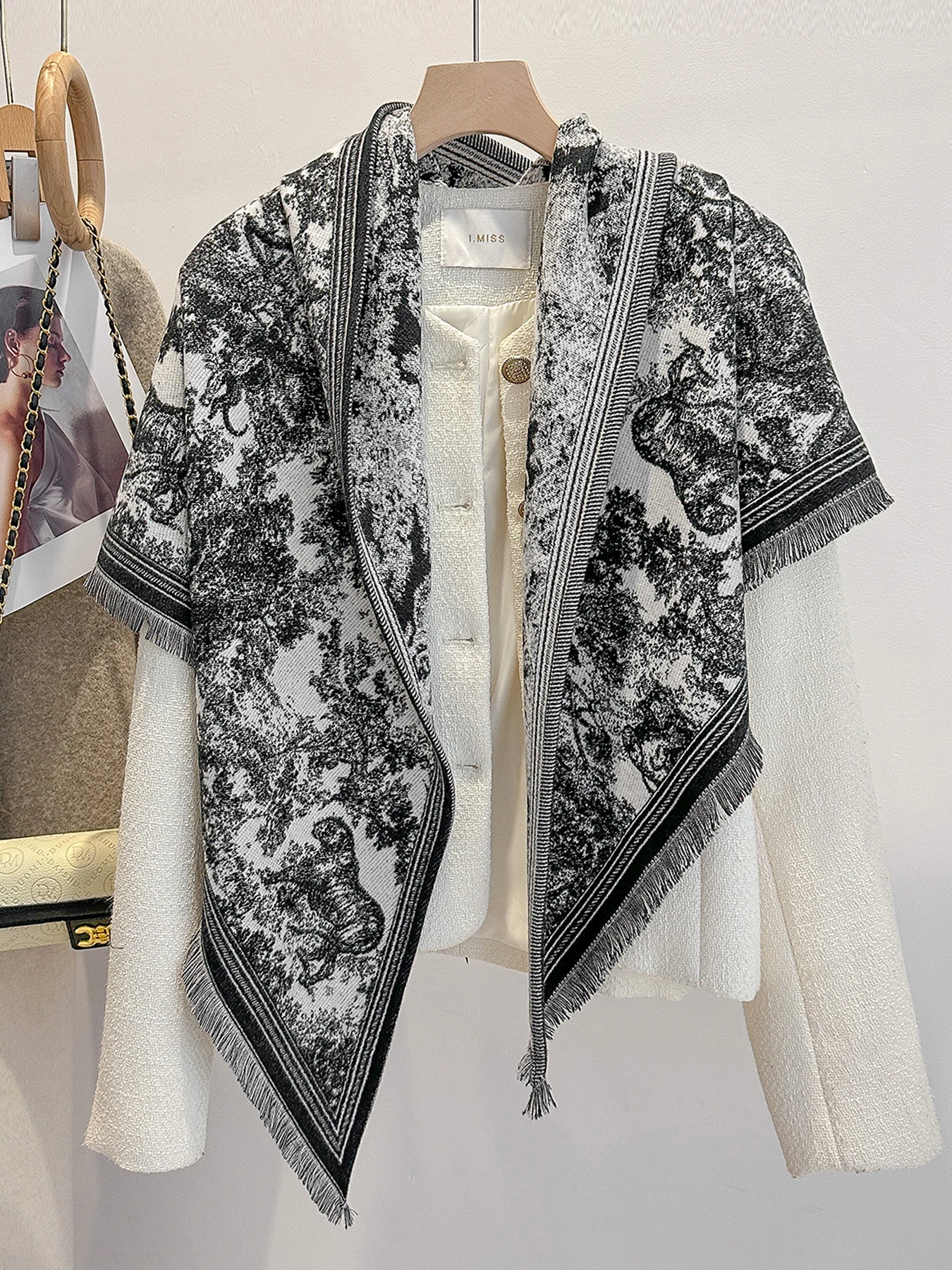 2025, luxuriöser Damenmode-Dreiecksschal, warmer Druck, Pashmina-Schal, Herbst-Winter, wesentliche Bufanda Femme