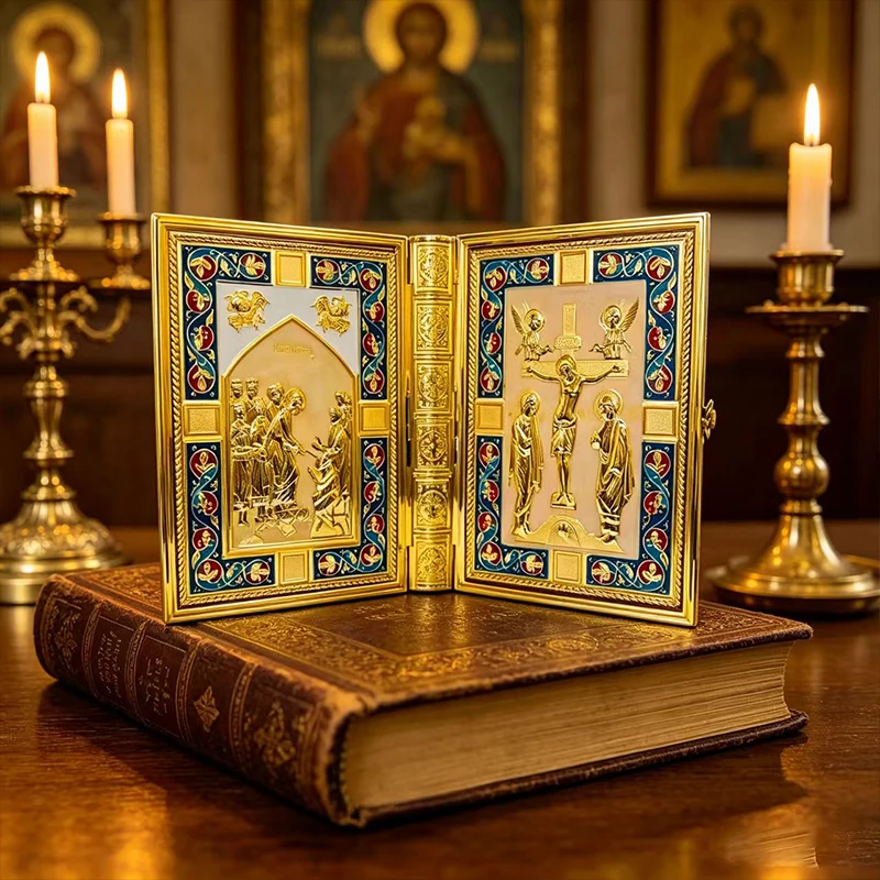 Vintage vergoldeter orthodoxer Bibelumschlag mit emaillierten heiligen Ikonen für Kirchenliturgie, Hausaltar, Gebet, Andacht, christliches Geschenk – Detail 2