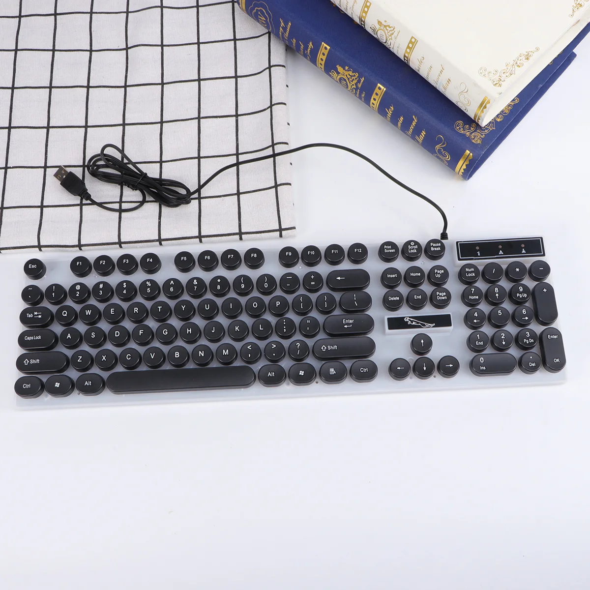 

Glowing Wired USB Computer Keyboard Creative Round Key Portable Practical for Travel Phone Tablet Use Black Keyboard