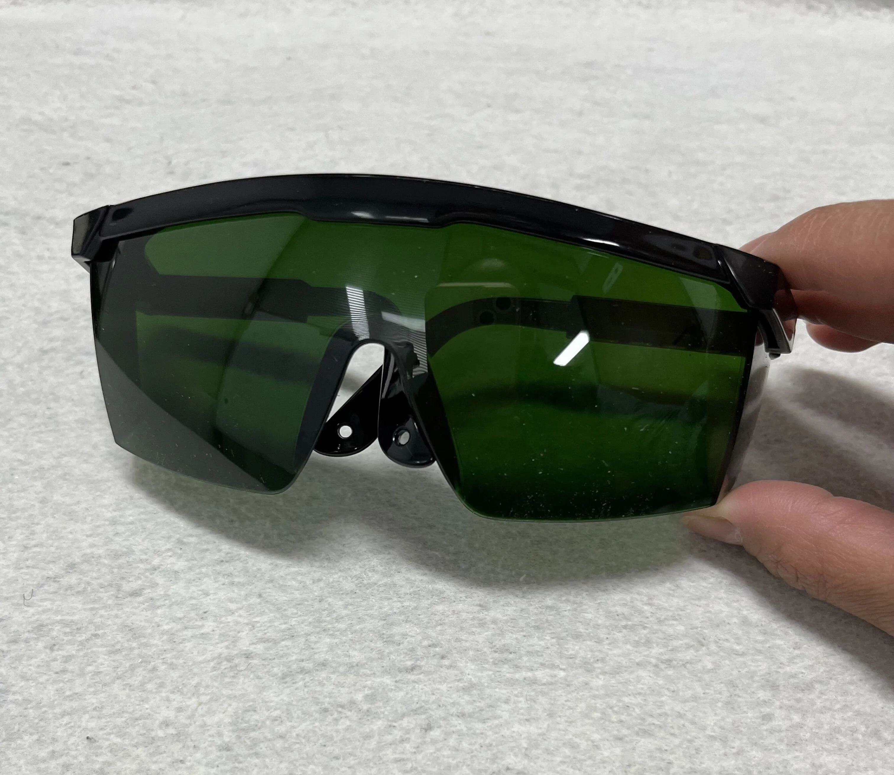 

Laser Protection Goggles 200nm-2000nm Laser Safety Glasses OD4+ Stylish Protective Glasses