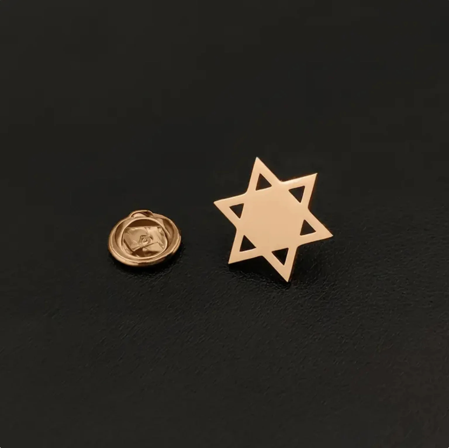 1pc Stainless Steel Brooch For Men, Fashion Temperament Hollow Six-pointed Star Brooch For Suit