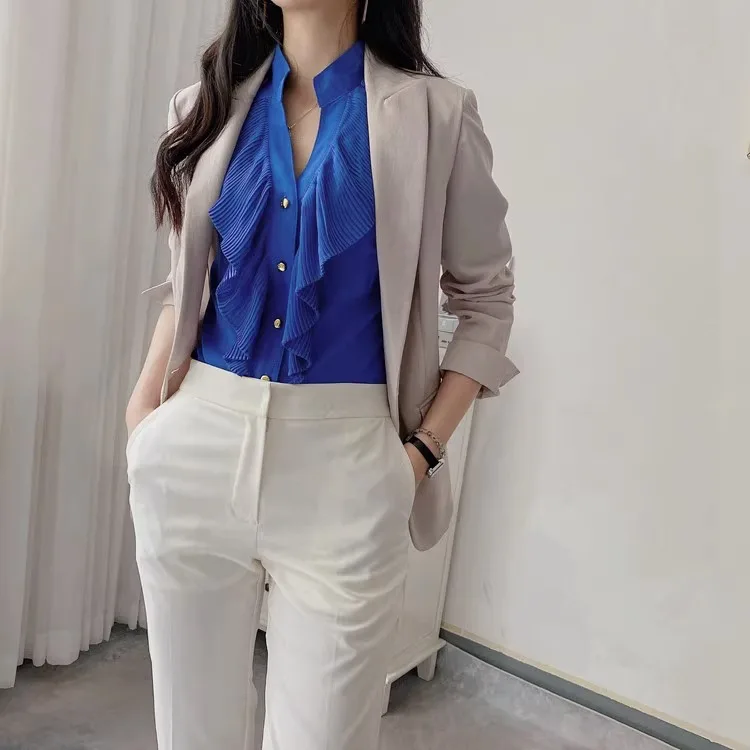 Csa azul ajustada con cuello en V para mujer, e pliegue de acordeón sin mangas con detalle de botones, estilo de vi...