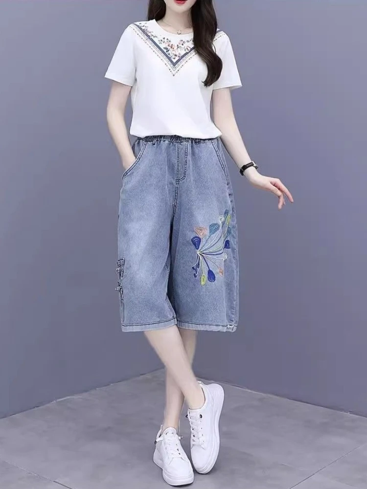 Women's Cropped Jeans 2026 New High Waist Slimming Vintage Embroidered Loose Wide Leg Denim Capri