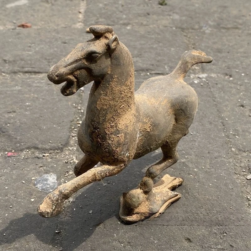 Ancient Flying Horse Statue Chinese Zodiac Horse Sculpture Auspicious Luck Beast Feng Shui Home Office Decorative Ornaments